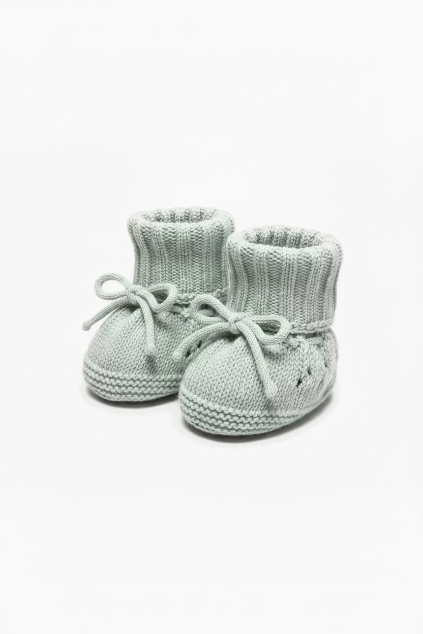 Knitted baby boots - honeydew