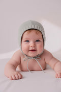 Baby bonnet with string tie - honeydew