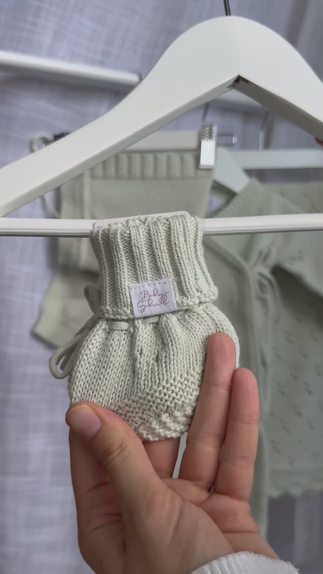 Knitted baby boots - honeydew